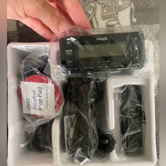 Sirius Xm Radio Car Kit - Picture 5 of 6